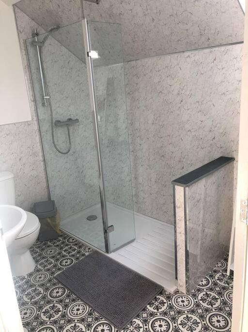 דנבי The Nest @ Ji-Binc, A Large Spacious Apartment. מראה חיצוני תמונה